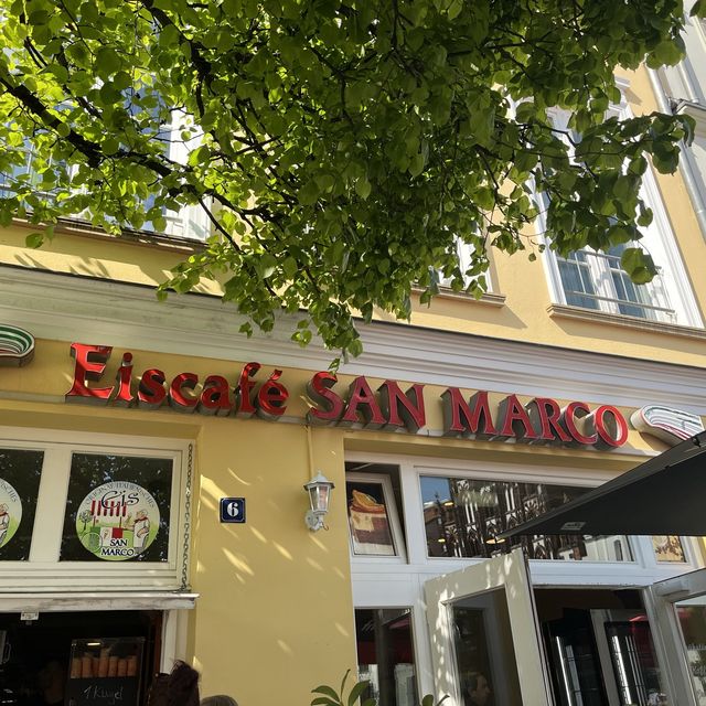 Eins cafe … San Marco คนขายน่าร้าก