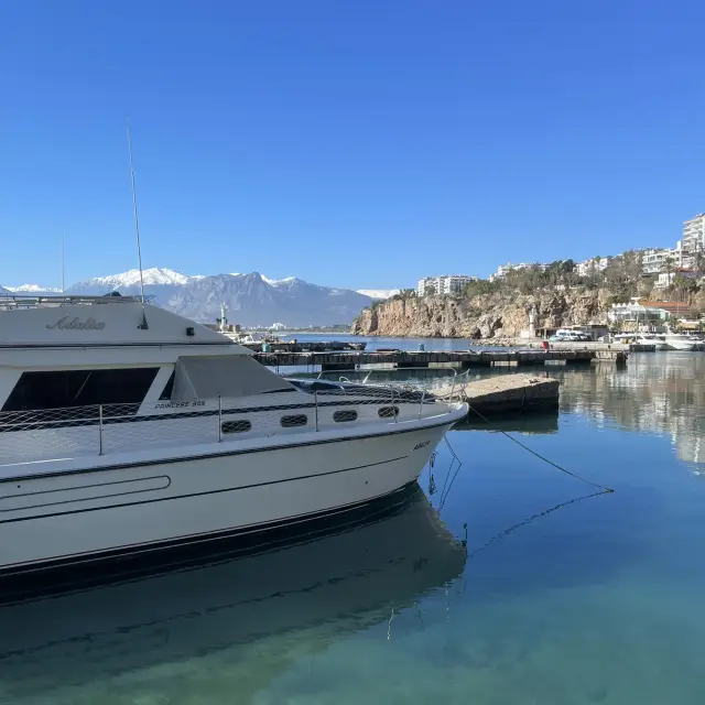 Discover the Charm of Kaleiçi Yat Limanı!