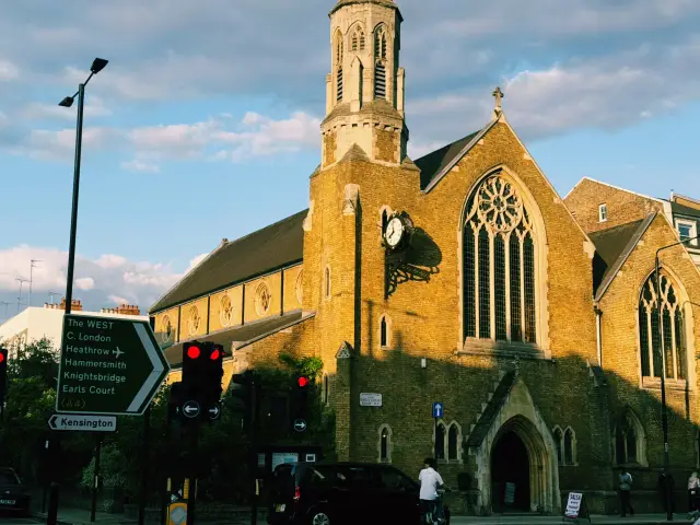 Slow Down in Style: Exploring South Kensington Like a Local