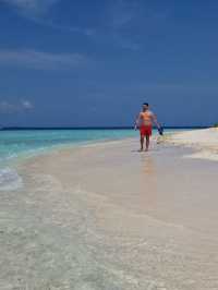 Swimming with Manta Rays in Felidhoo: A Magical Maldives Experience