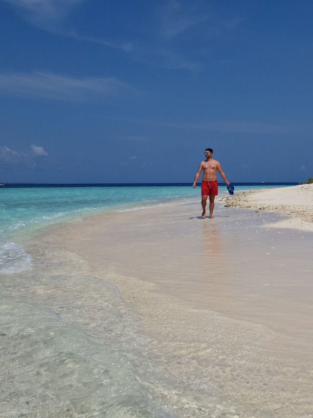 Swimming with Manta Rays in Felidhoo: A Magical Maldives Experience