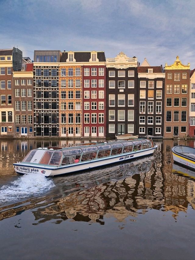 🌷 “Golden Canals & Tulip Dreams: A Day in Amsterdam” 🇳🇱