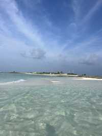 🏝️ Thulusdhoo Sandbank – A Slice of Maldives Heaven 🌊✨