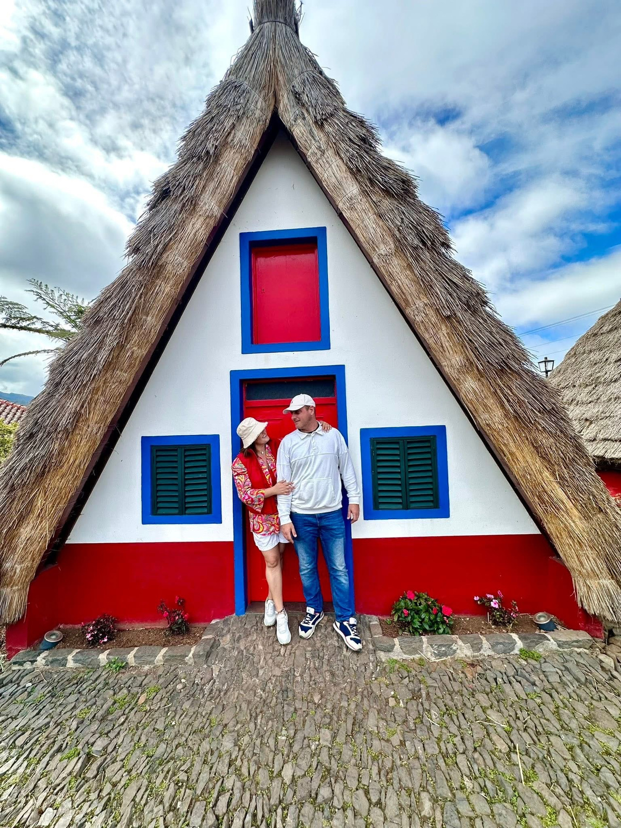 The casas típicas de Santana in Madeira are charming, traditional A-frame houses with colorful painted façades and thatched roofs. These picturesque homes, often in bright red, blue, or yellow, reflect the island’s history and rural heritage. Walking among them feels like stepping into a storybook village full of color and character.

#travelwithramonessa 🌍 #Santana #Madeira #TraditionalHouses #PortugalTravel #StorybookVillage
