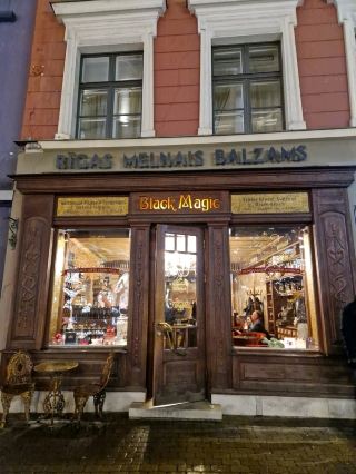 黑魔法酒吧，里加 