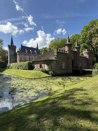Insta Castle Walks Fairytale Escape☀️🏰✨❤️👏