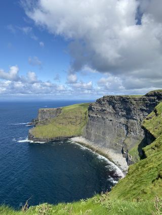 Cliffs of Moher: Where the Ocean Meets the Sky 。