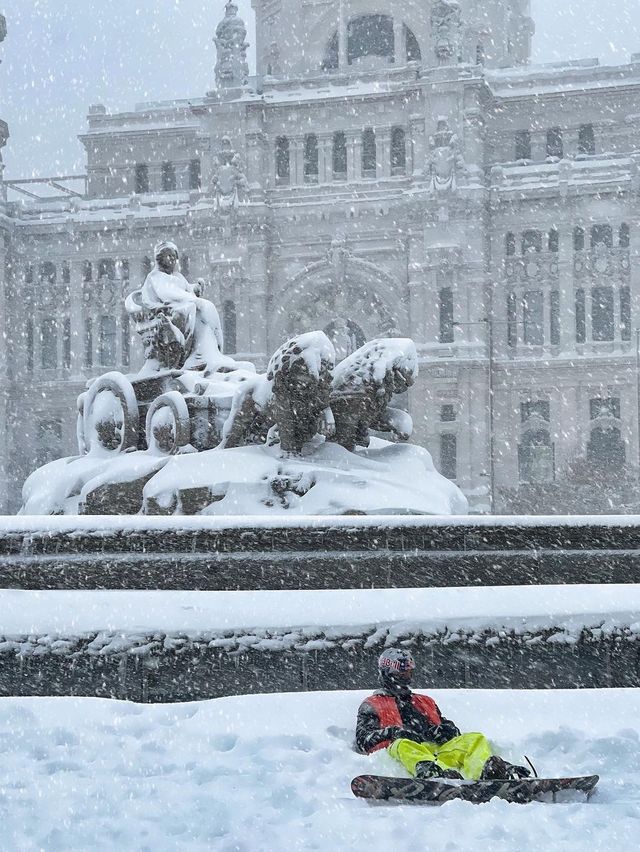 Madrid's Winter Wonderland: Reliving the Historic Snowstorm! ❄️🇪🇸✨