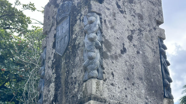 獻給政治家愛德華多·維森蒂的紀念碑Monumento a V