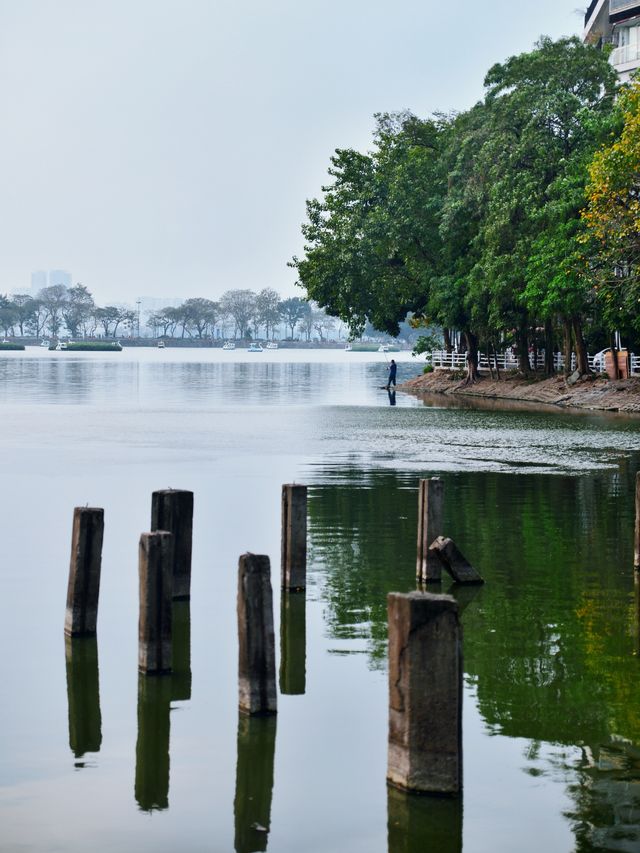 越南竟然也有西湖，湖邊全是咖啡館！