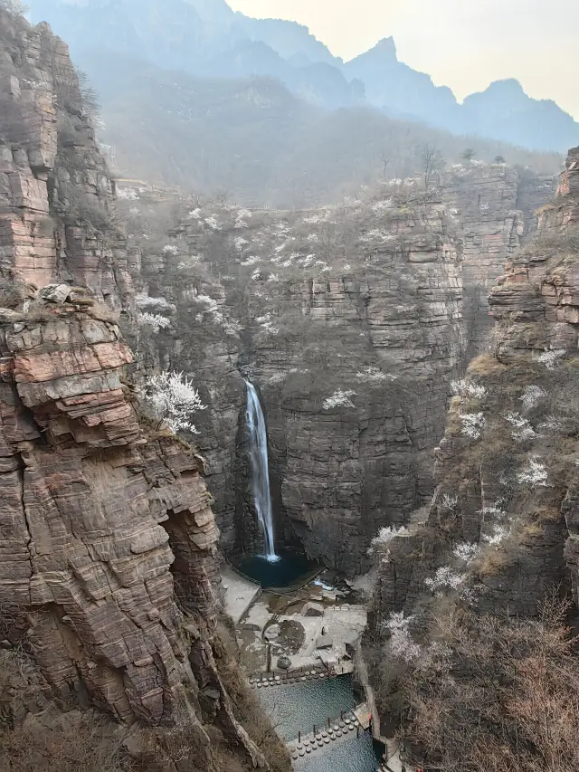 萬仙山黑龍潭