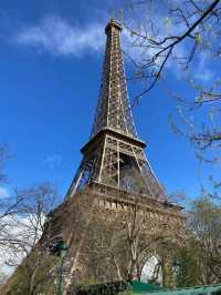 Eiffel Tower Paris is stunning 🇫🇷