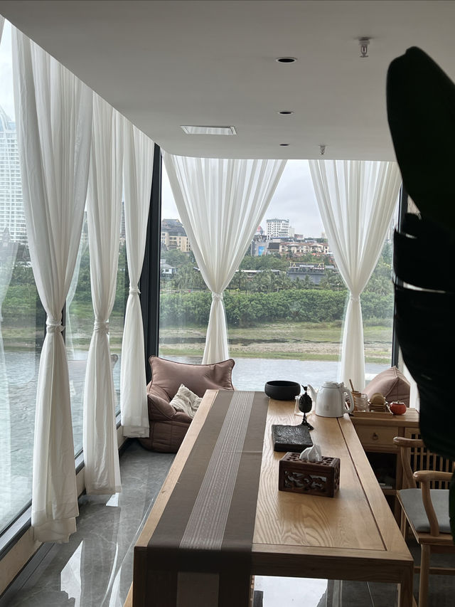 版納的奇幻樹屋，仿佛住進了愛麗絲的兔子洞