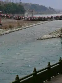 成都第一站直奔都江堰