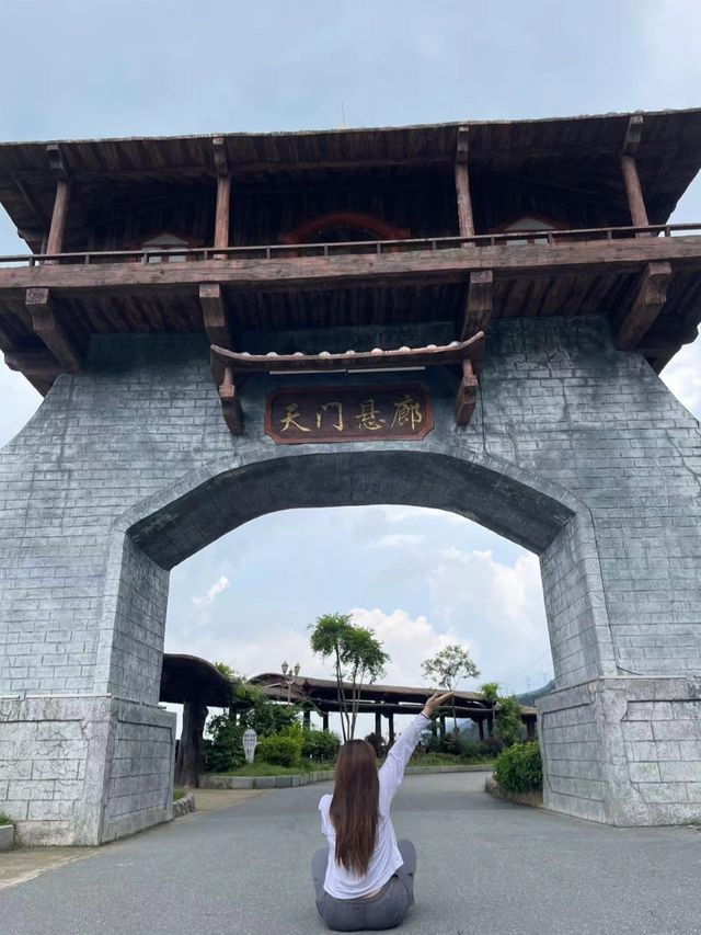 夏日玩水有人帶頭嗎？黃騰峽漂流我先開漂啦