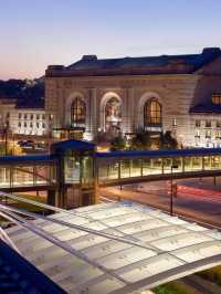 🌟 Kansas City Escapes: Top Hotel Picks! 🛏️✨