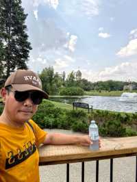 阿西尼博因公園：在這裡可以看到胖嘟嘟的北極熊在你頭頂游泳打鬧