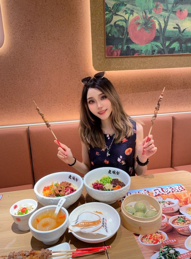 佛山新開的餐廳,提供比臉還大的biangbiang面。