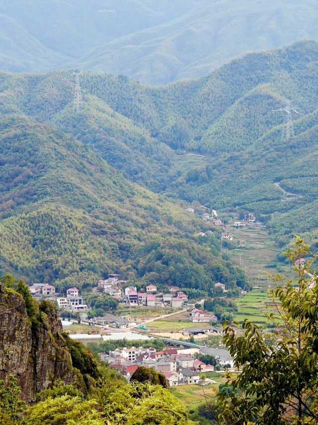 小橋流水人家，古道西風瘦馬，夕陽西下。