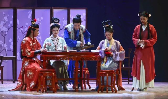下一站，成都！《紅樓夢》古裝話劇來啦！。