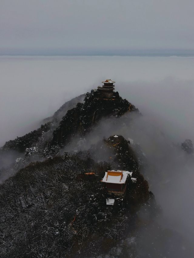 打卡陝西版的「雲頂天宮」。