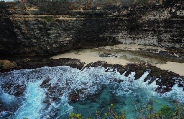 奔赴佩尼達，邂逅藍與綠的夢幻海島