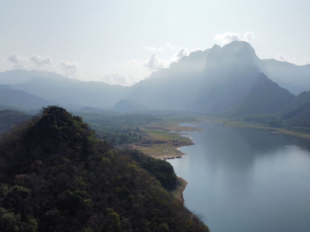 🏞️ 🌴 A Hidden Lake Paradise in Hainan 