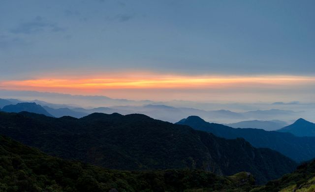 橘色落日，為桂林貓兒山披上浪漫金紗