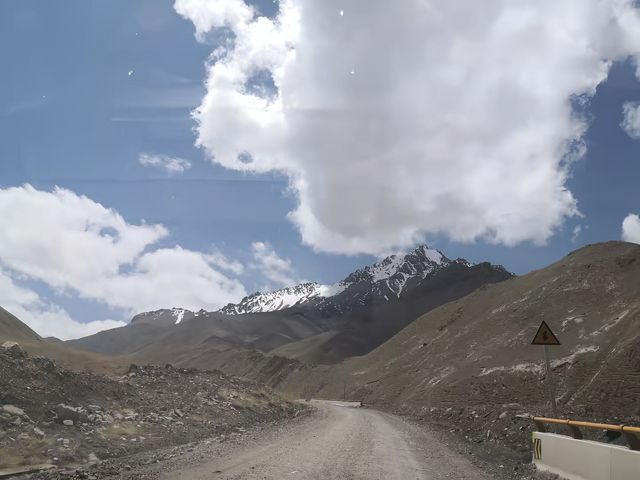 探秘吊大坂：穿越祁連山脈的壯麗之旅