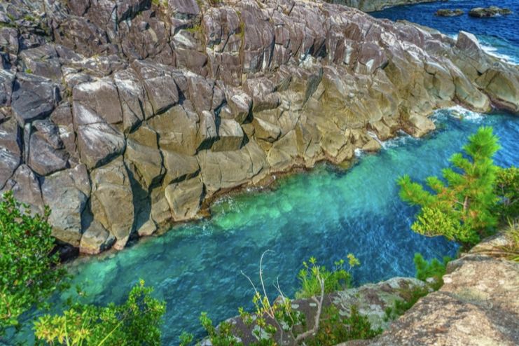 バッグ House on the Hill Fish Knapsack (Azuki) This little-known secret is located in the fishing village of Kuki
