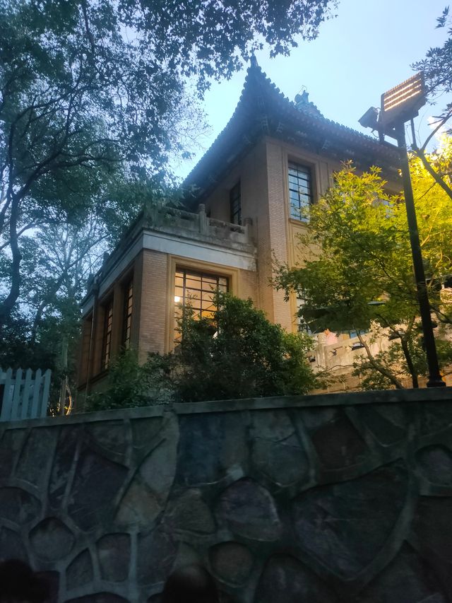 適合情侶週末夏日遊玩南京嘅浪漫遊玩攻略