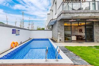 Just $120 per person for a villa with private hot spring
