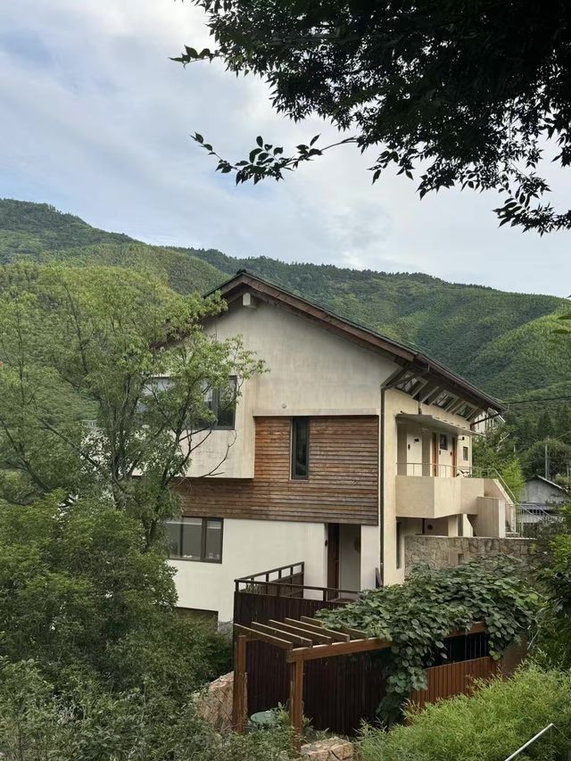 莫干山｜夏夜泳池邊的燭光晚餐