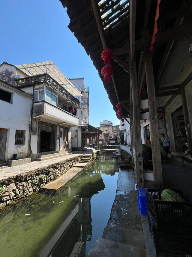 婺源遊山村｜千窗漏月噬龍脊 一溪浮燈鎖商魂