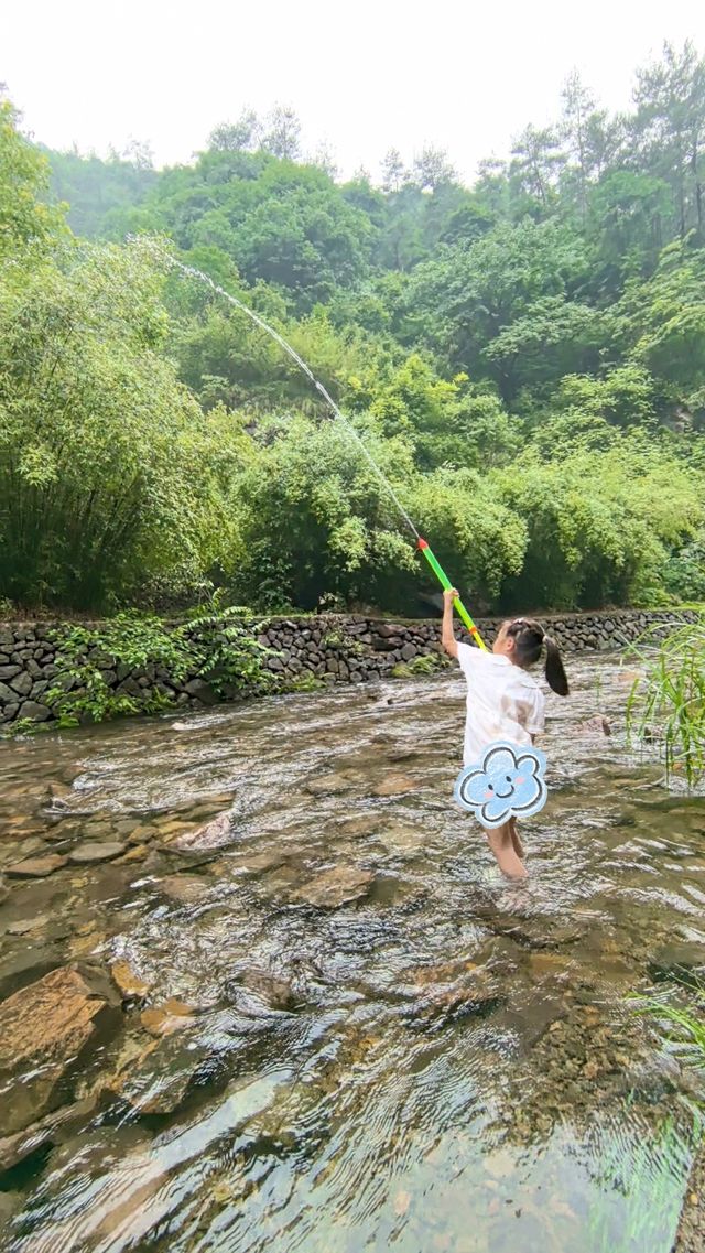 發現江蘇人對浙江山水嘅執念真係好深  星期六朝早8點從南通一路揸車到桐廬（桐廬係杭州嘅一個縣城）； 桐廬