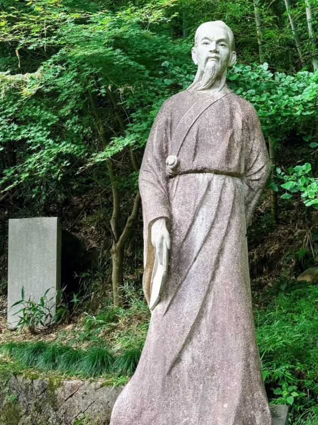 徐霞客三顧的武俠仙境!藏在台州的飛瀑古寺超出片 徐霞客三顧的武俠仙境!藏在台州的飛瀑古寺超出片