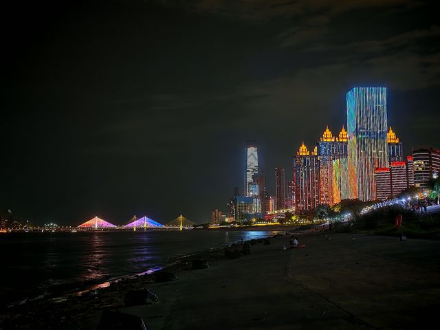 璀璨都市夜景指南武昌江灘吹吹風+賞燈光秀