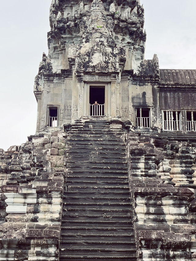 🛕 Hall of a Thousand Gods: Where Cambodia’s Divine Whispers Echo! 🌿