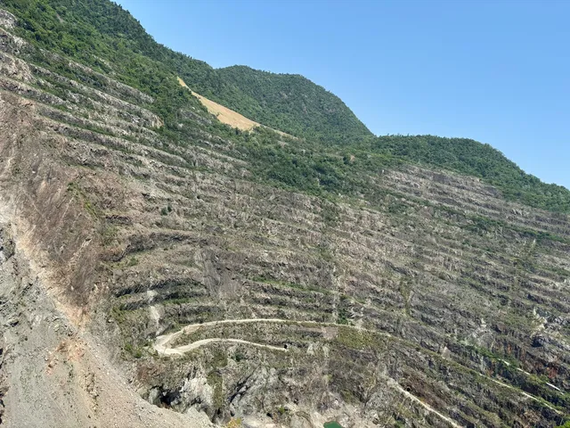 黃石國家礦山公園-亚洲第一天坑