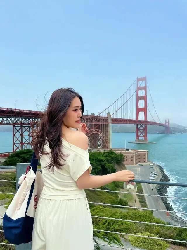 The Ultimate San Francisco Walking Guide: Experience the Romance of the Sunset Under the Golden Gate Bridge