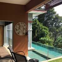 山海之間的奇妙泳池體驗 ： Ambong Pool Villas Langkawi