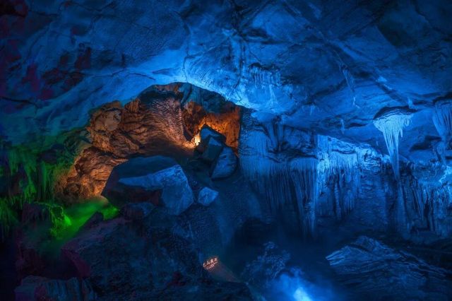 武隆芙蓉洞再現“巴山夜雨” 武隆芙蓉洞再現“巴山夜雨”