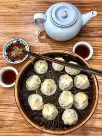 Shanghai Foodies: 7 Legendary Eats You’ll Regret Leaving Without Trying! 🥟🦀🔥