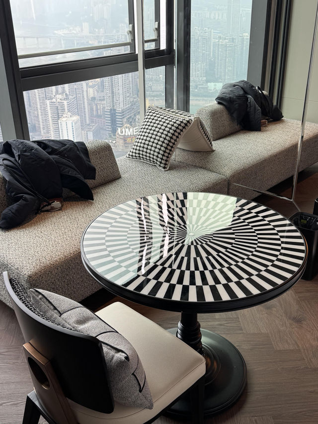 洲際旗下洲至奢選TFT酒店，51層雲端躺看兩江四岸