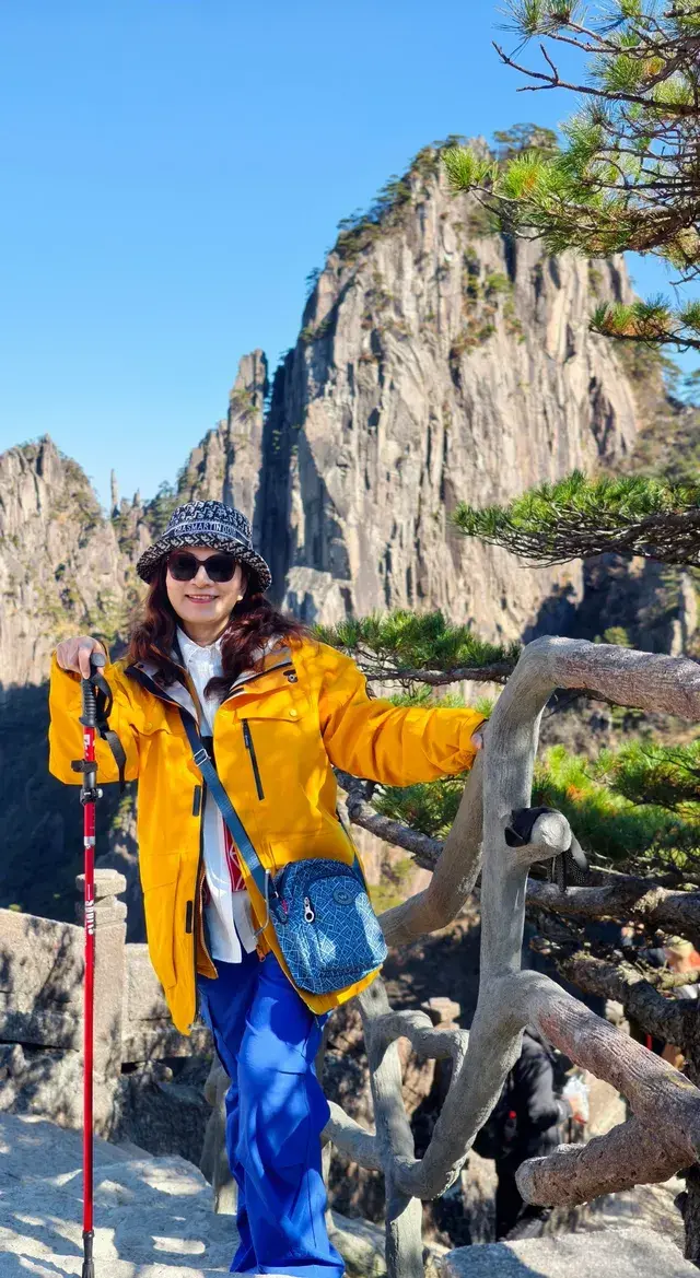 爬黃山，這些裝備和姿勢，明豔出片又實用！