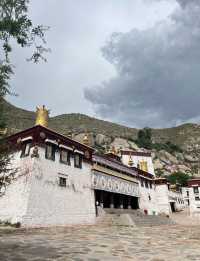 午後色拉寺,我在拉薩看了一場激烈的辯經