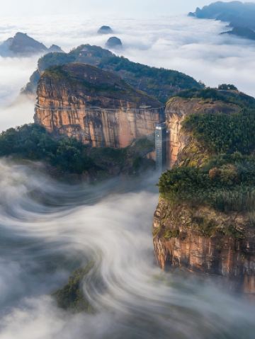 Step into a Snowy Taoist Wonderland, Encounter a 'Frozen' Fairytale
