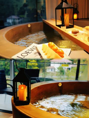 창문을 열어 별을 감상하고 시냇가에서 잠들어 보세요! 안지에 위치한 이 디자이너 게스트하우스는 아이들과 함께 틴들 효과가 나타나는 멋진 사진을 찍기에 완벽한 장소입니다.