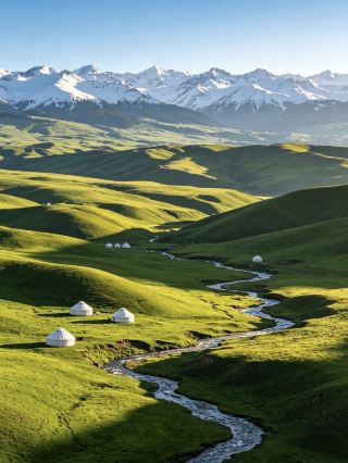This summer, the romance of Xinjiang's grasslands and seas of flowers is hidden in Kalajun! Kalajun Scenic Area holds Xinjiang's gentlest secrets! There are 3...
