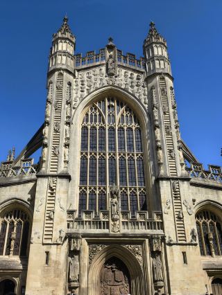Enjoy a 3-day UK trip for an average of 3k+ per person